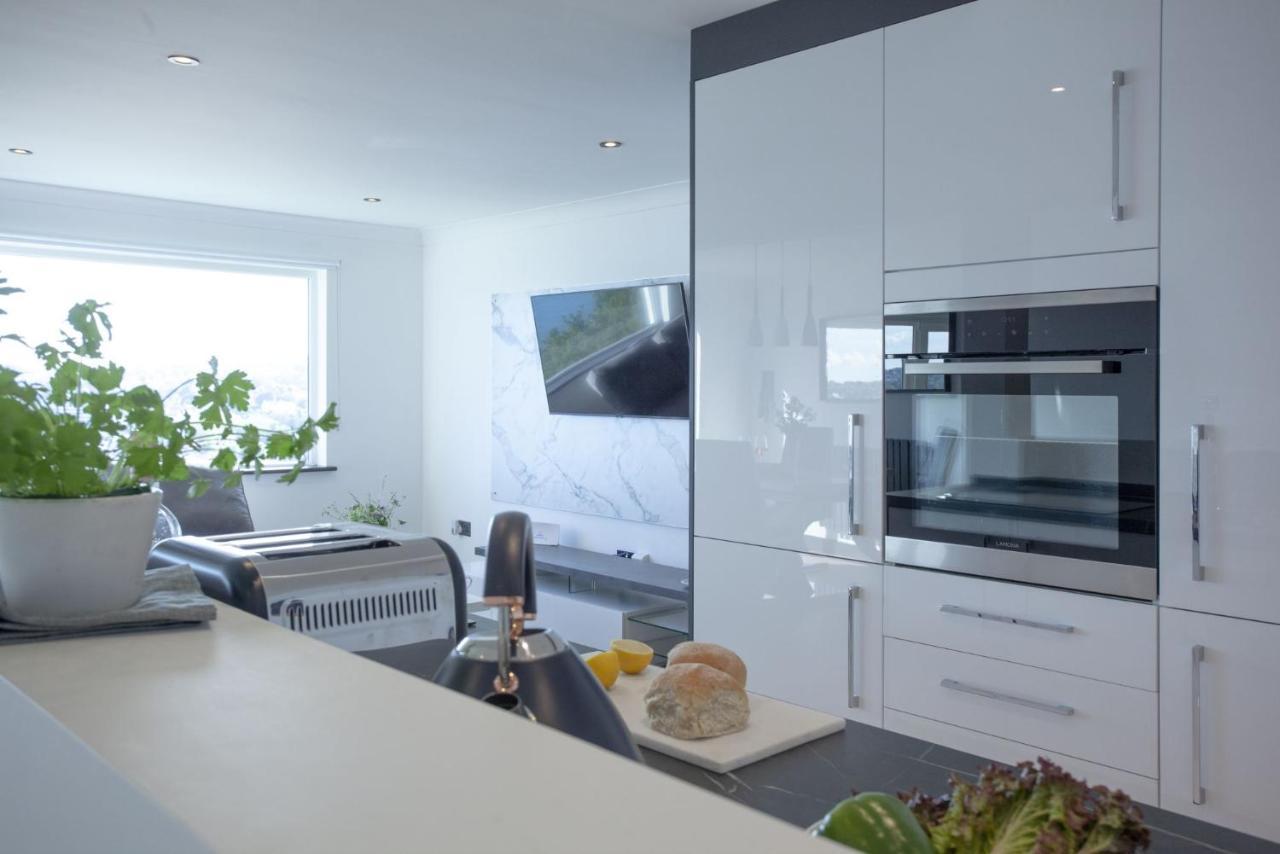 8 Bayview, Vernon Court * Torquay