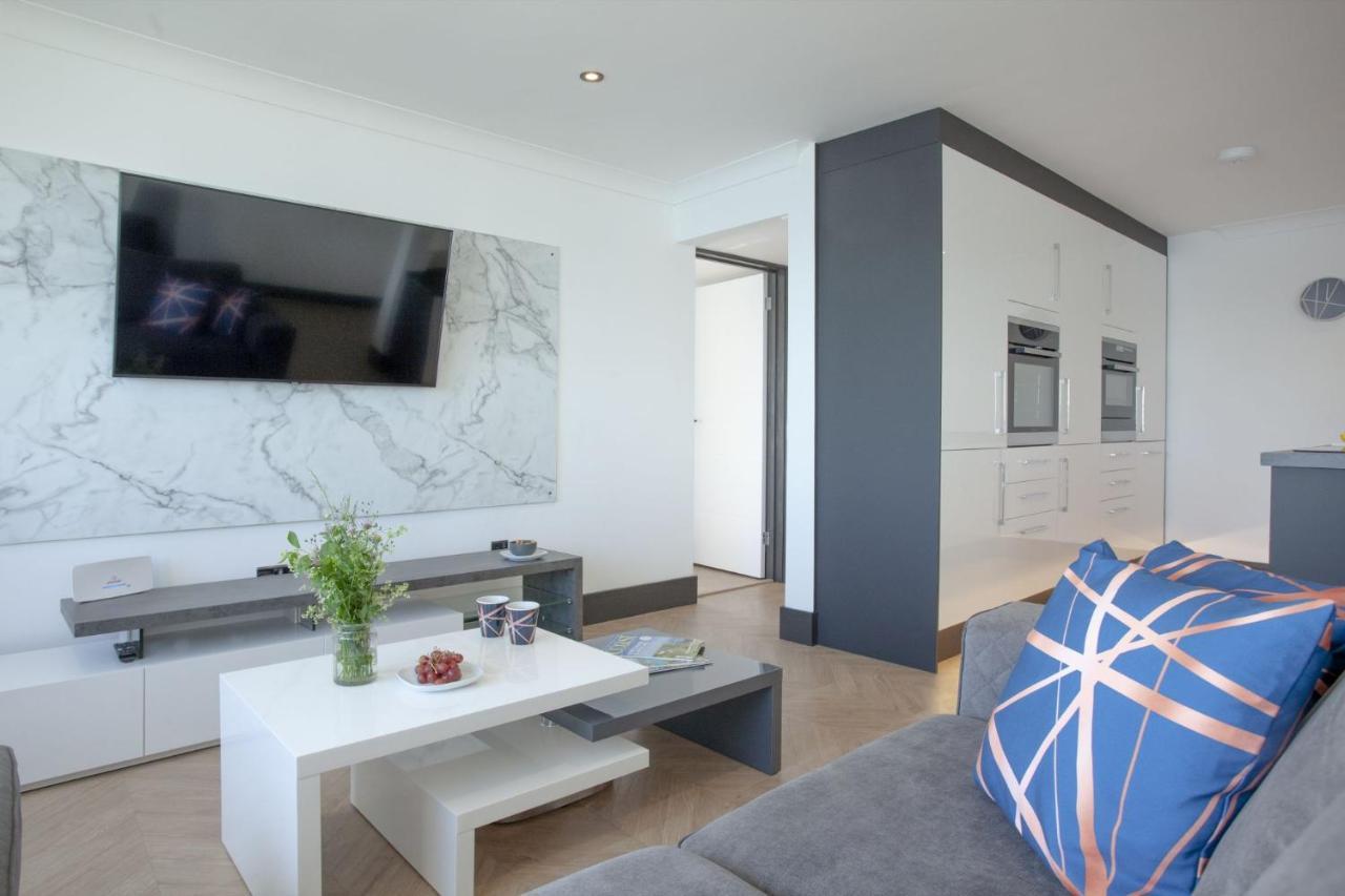 8 Bayview, Vernon Court *