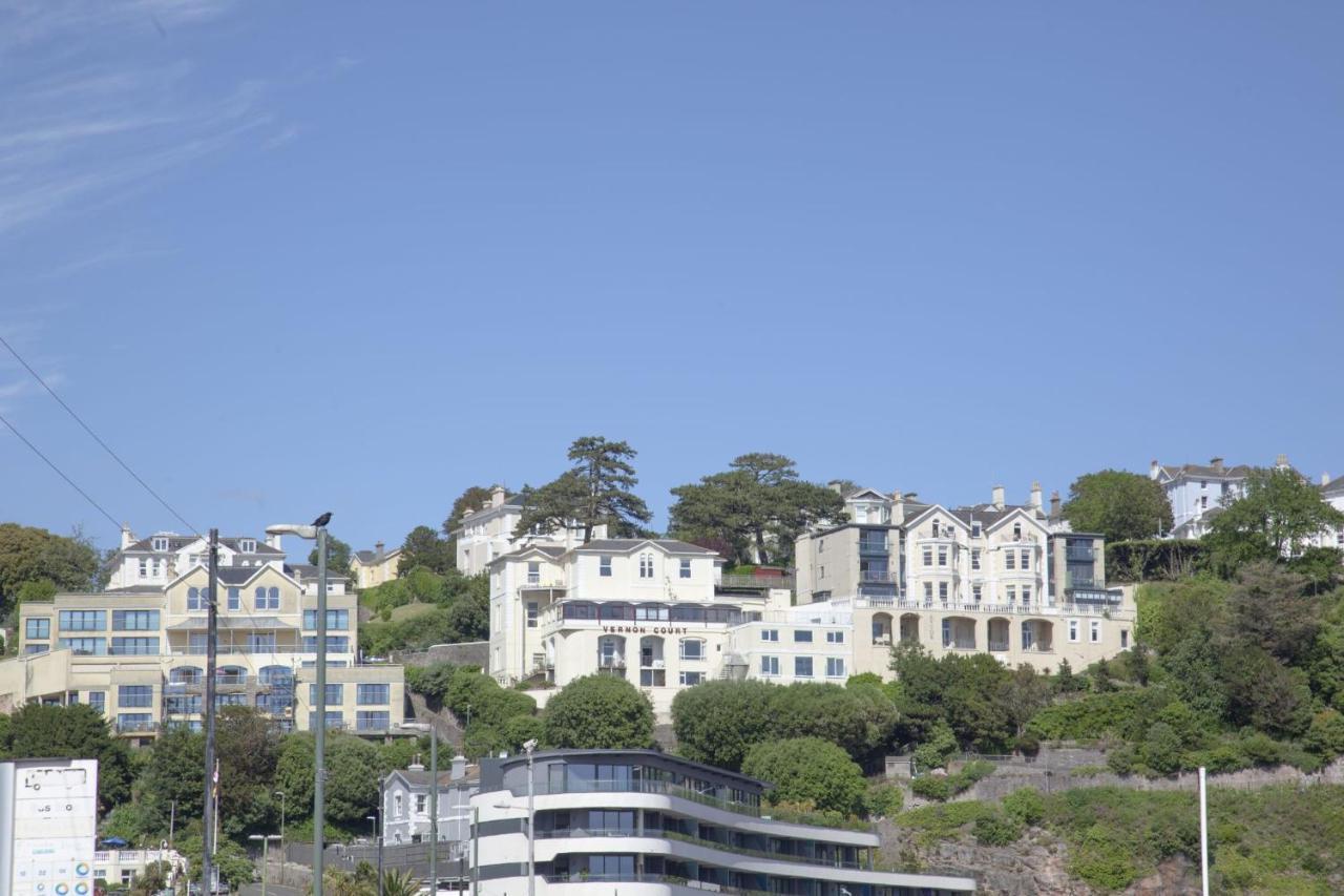 8 Bayview, Vernon Court Apartment